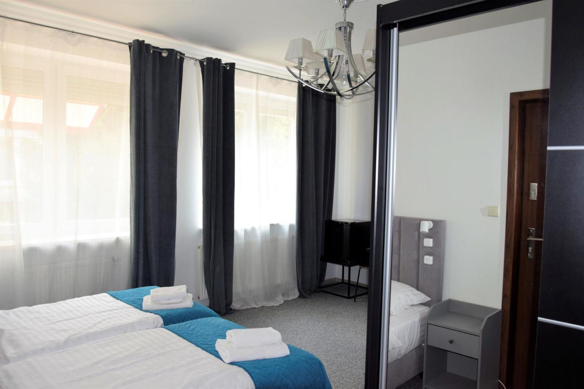 ורשה Villa Victoria מראה חיצוני תמונה